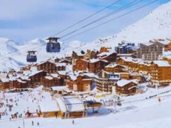 Alpine accommodation in Thyon 4 Vallées Switzerland with chalets and mountain backdrop