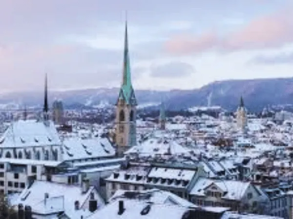 Zurich Switzerland – Historic Old Town and Lake Views 3