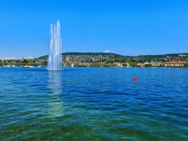 lake-zurich-water-fountain-with-city-in-background-on-a-sunny-summer-day