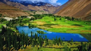 Turquoise waters of Phander Lake in Gilgit-Baltistan, Pakistan