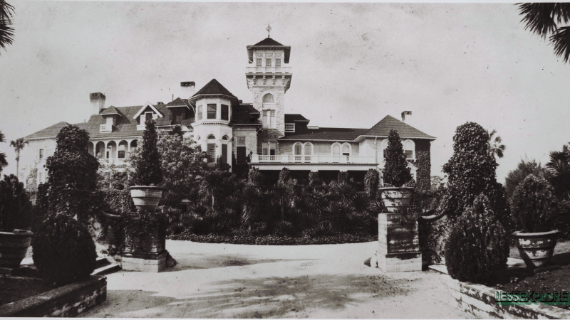 Historic black and white photo of Dungeness mansion before it burned down in 1959